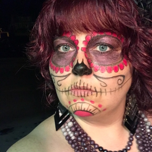 Meet your Posher, Jennifer - Picture 2 of 6